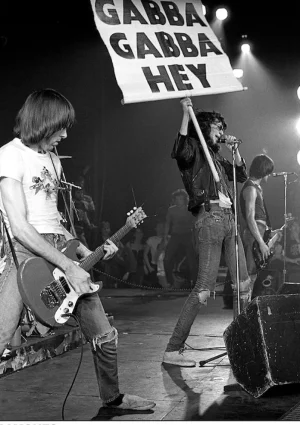 Posters Wholesale Posters*The Ramones (Eu) Gabba Gabba Hey 1977 Poster